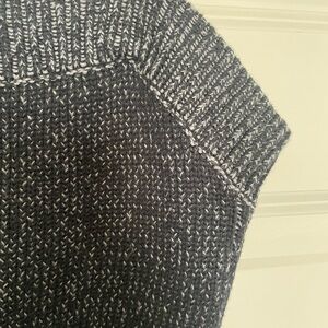 Knit navy crop top